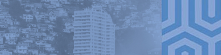 Rectángulo con paisaje de edificios y casas con filtro color azul gris, a la derecha está el logo del Políticas sociales: dibujo en líneas gruesas celestes