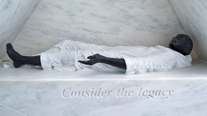 Imagen del memorial llamado “Arca del retorno”, en la Sede de las Naciones Unidas en Nueva York.