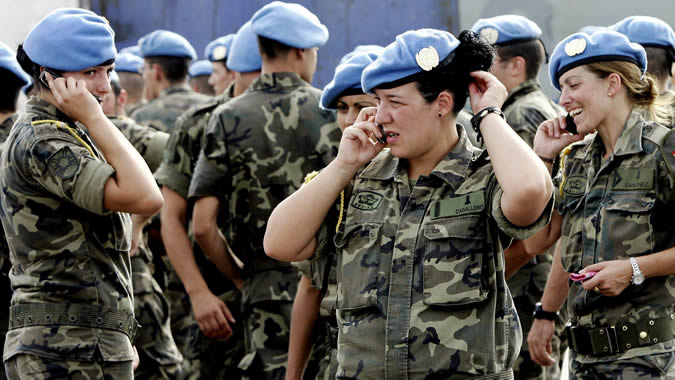 Mujeres cascos azules