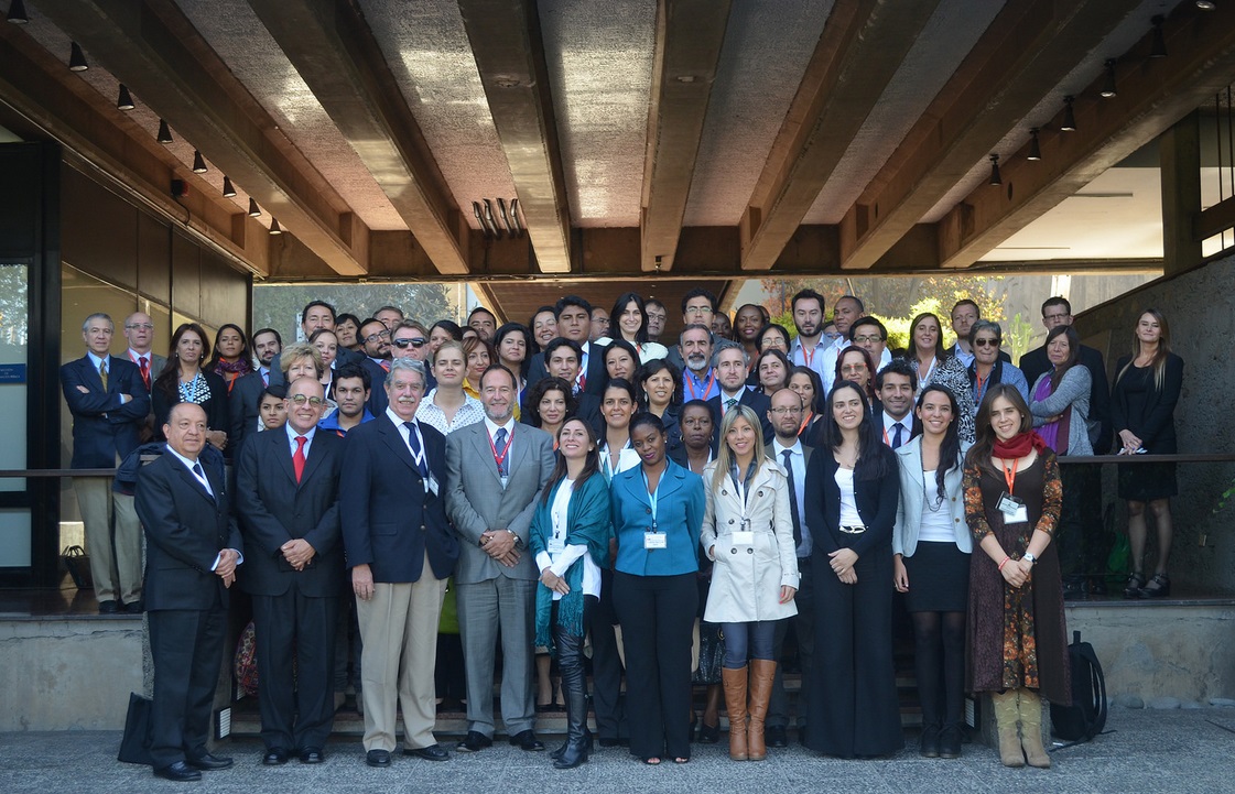 Foto con los participantes de la Primera reunión del Comité de Negociación del Acuerdo Regional sobre el Acceso a la Información, la participación Pública y el Acceso a la Justicia en América Latina y el Caribe