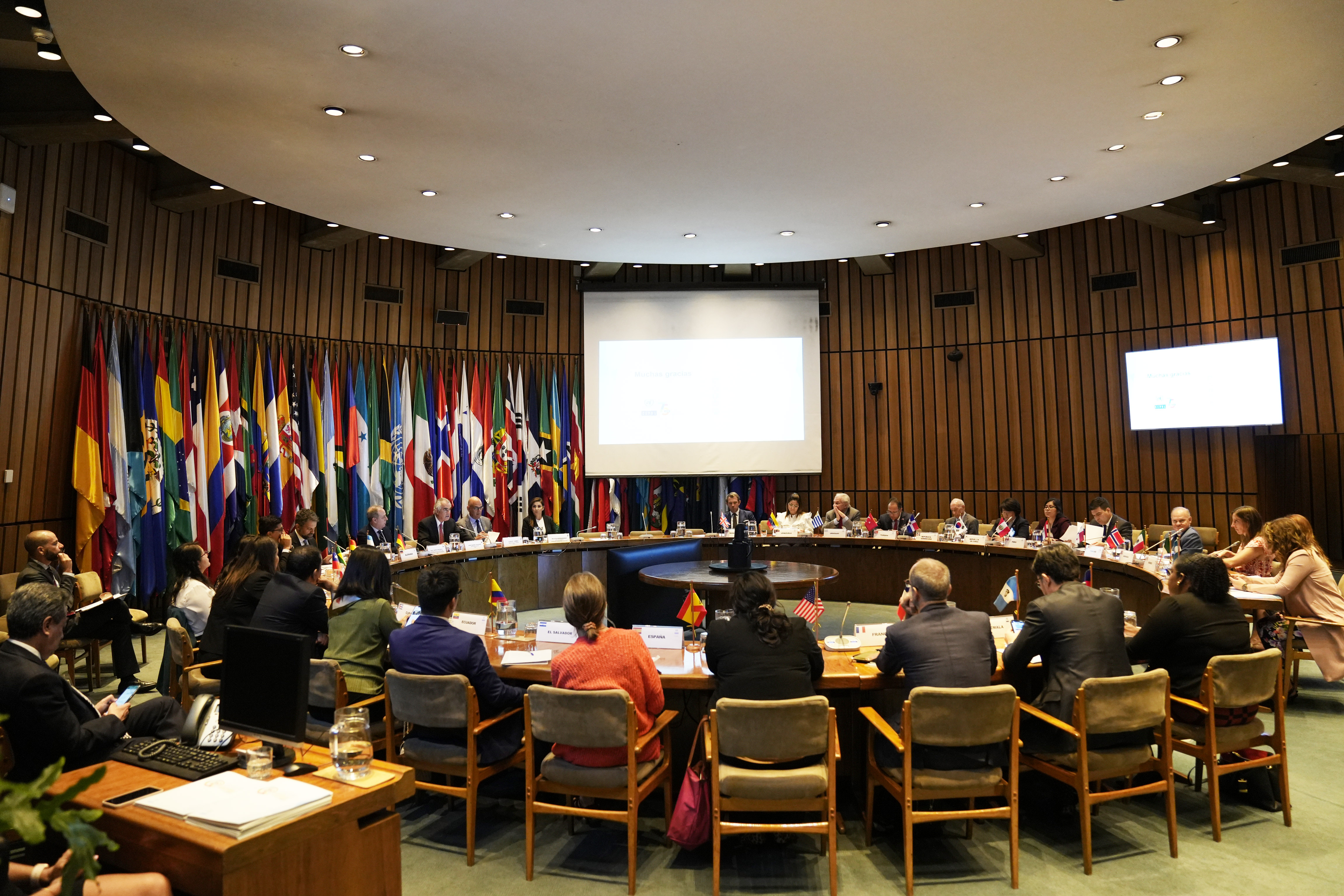 Secretario Ejecutivo de la CEPAL se reunió con Embajadores para compartir su visión sobre las prioridades institucionales y los preparativos del próximo Foro sobre Desarrollo Sostenible | CEPAL