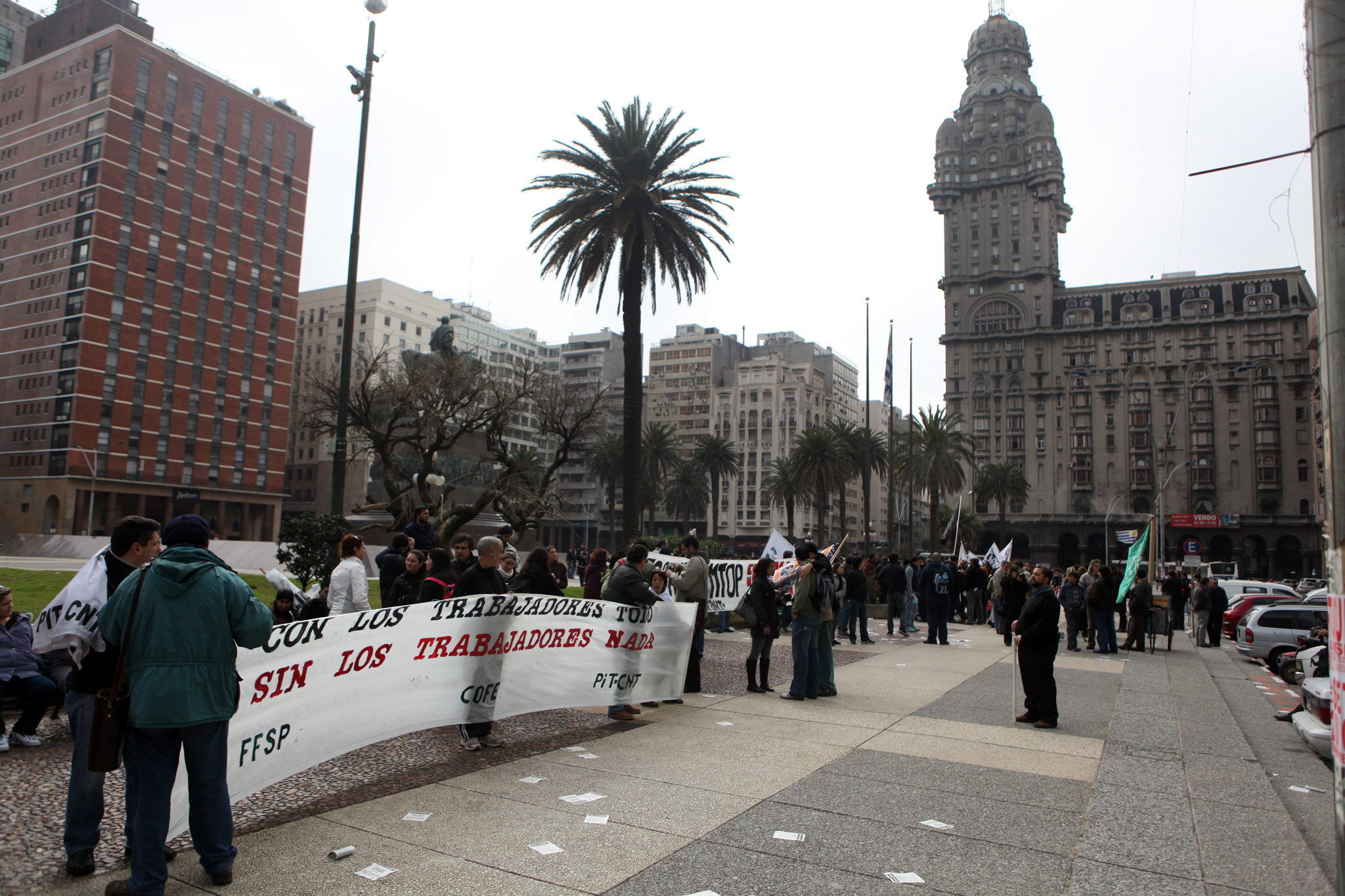 Trabajadores uruguayos protestan.