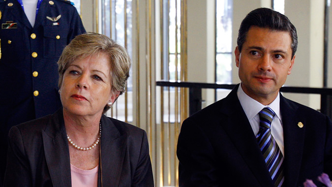 Alicia Bárcena junto al Presidente de México