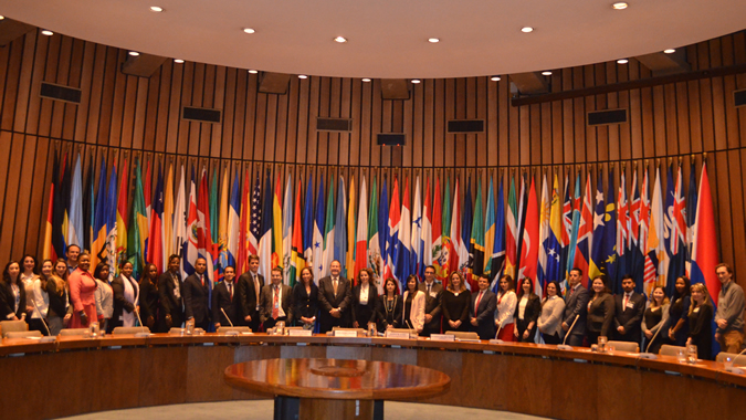 Foto grupal de los asistentes al curso sobre Derecho Internacional en la CEPAL. Foto grupal de los asistentes al curso sobre Derecho Internacional en la CEPAL