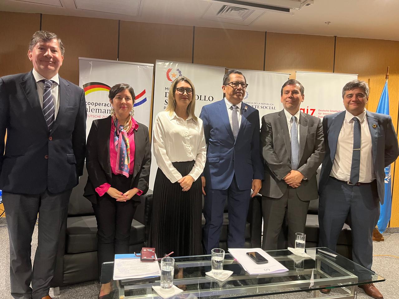foto de 5 personas