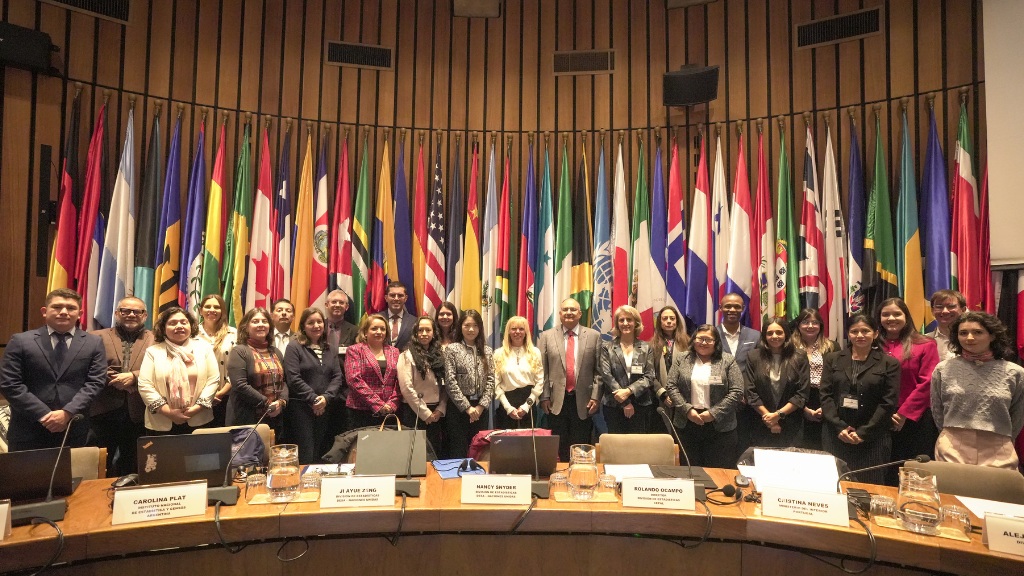foto-grupal-taller-estadisticas-empresa-y-comercio-sep2025.jpg