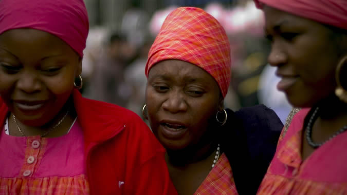 Según estimaciones de la CEPAL, la población afrodescendiente alcanza los 120 millones de personas en América Latina y el Caribe. foto de mujeres afrodescendientes
