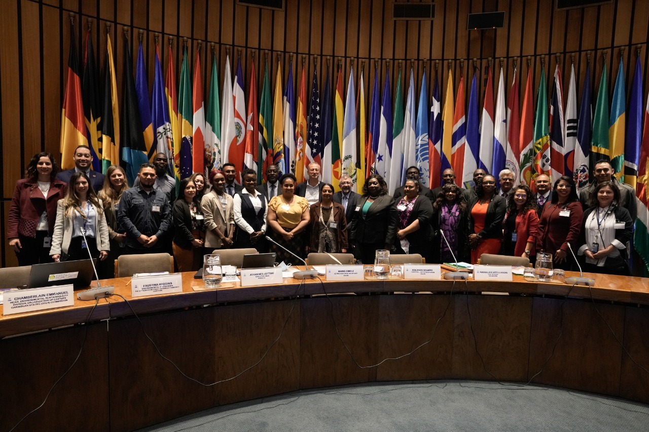 Fotografía oficial de la reunión.