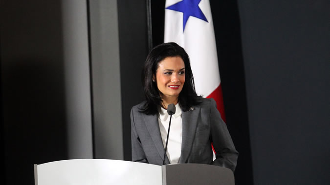 foto de la Vicepresidenta de Panamá