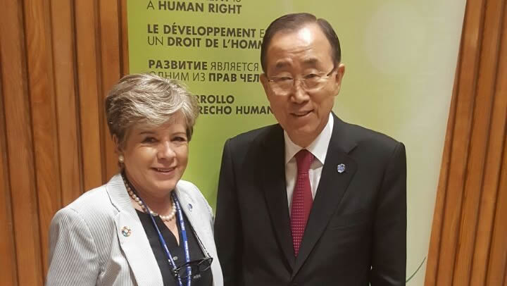 La Secretaria Ejecutiva de la CEPAL, Alicia Bárcena, con el Secretario General de las Naciones Unidas, Ban Ki-moon.