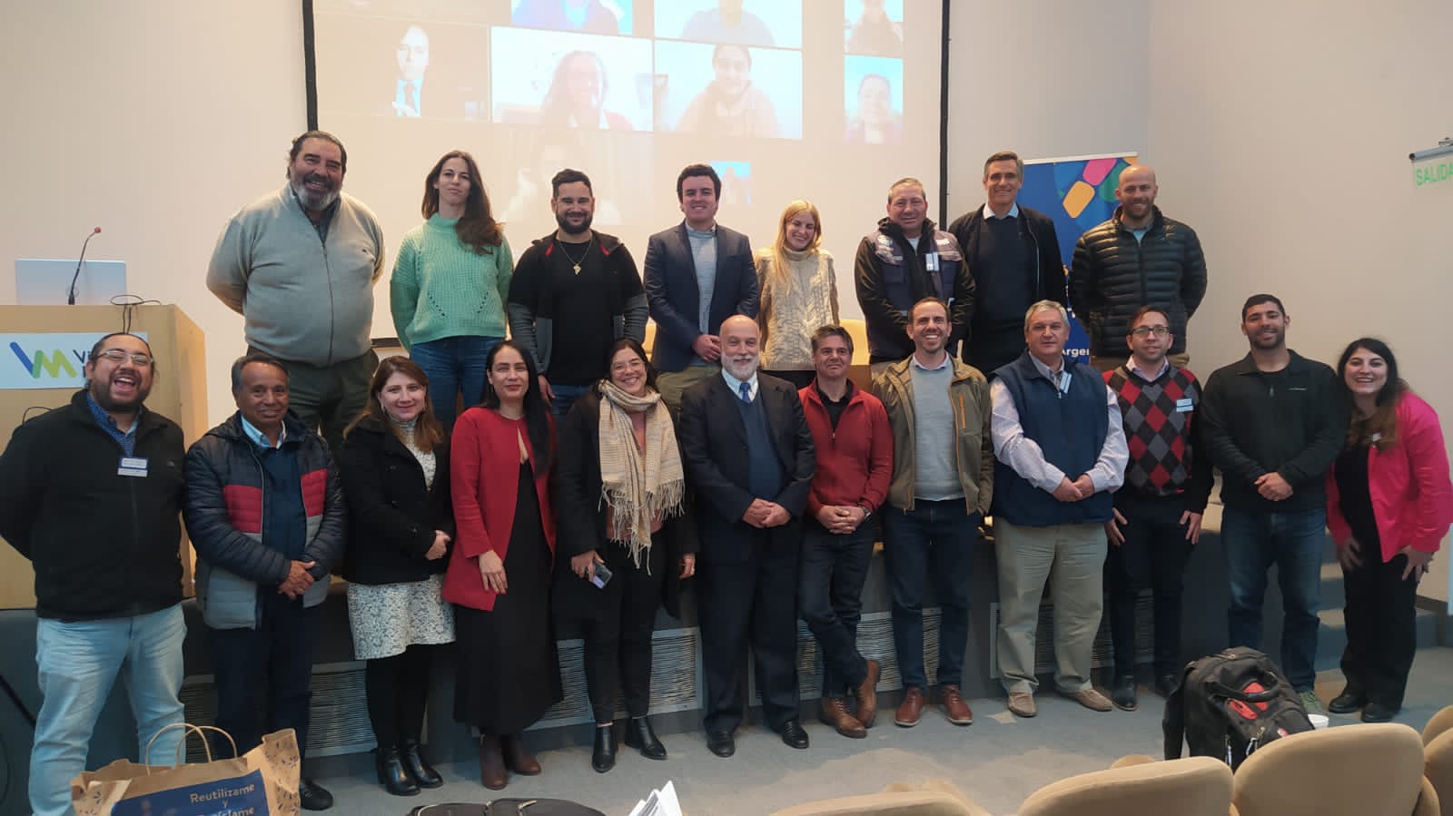 Foto de grupo de participantes de Escuela de Resiliencia de Mercociudades
