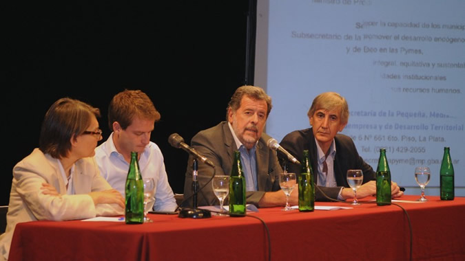 Presentan programa de capacitación para municipios de la Provincia de Buenos Aires Presentan programa de capacitación para municipios de la Provincia de Buenos Aires
