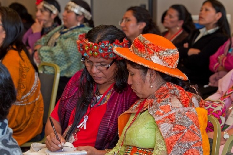 Reunión de mujeres indígenas