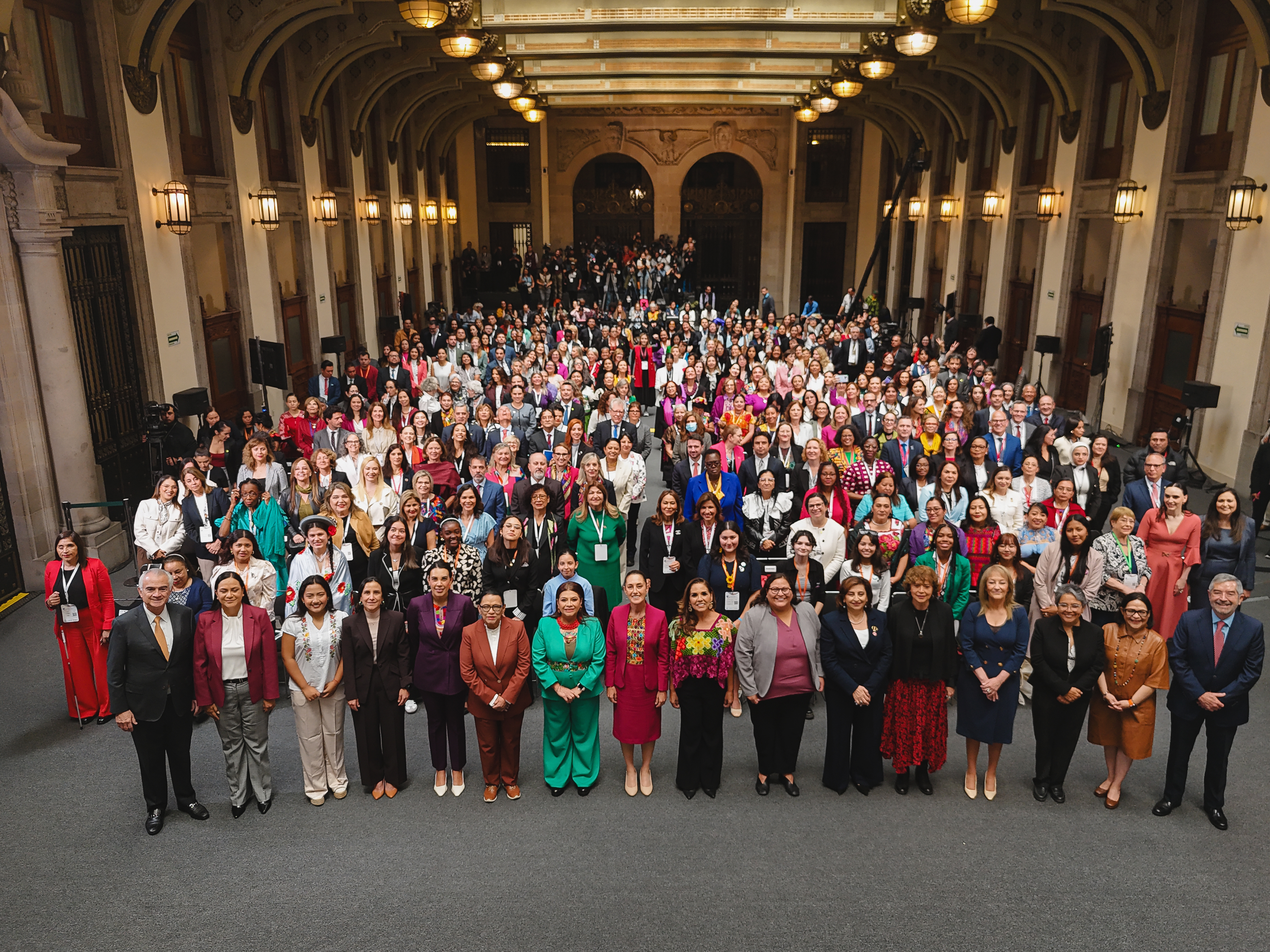 Foto oficial de la inauguración de la XVI Conferencia Regional sobre la Mujer de América Latina y el Caribe.
