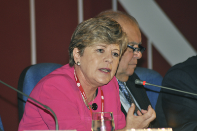 Alicia Bárcena, Secretaria Ejecutiva de la CEPAL, presentó el documento &quot;La hora de la igualdad. Brechas por cerrar, caminos por abrir&quot;, durante el Trigésimo tercer período de sesiones de la CEPAL en Brasilia.