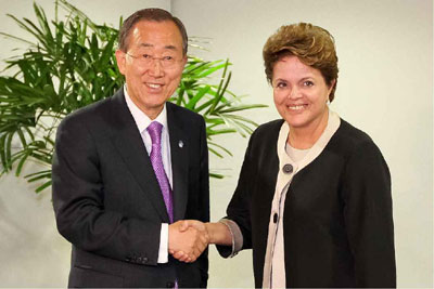 Secretario General de las Naciones Unidas, Ban Ki-moon, junto a la Presidenta de Brasil, Dilma Rousseff.