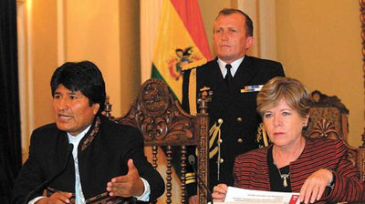 El Presidente de Bolivia, Evo Morales, y la Secretaria Ejecutiva de la CEPAL, Alicia Bárcena, durante la conferencia de prensa conjunta.