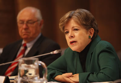 La Secretaria Ejecutiva de la CEPAL, Alicia Bárcena, ofrece la charla inaugural de la Escuela de verano sobre economías latinoamericanas 2012.