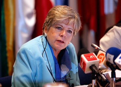 La Secretaria Ejecutiva de la CEPAL, Alicia Bárcena, durante la presentación del Panorama social de América Latina 2012.