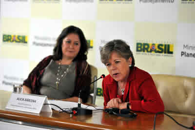 La Secretaria Ejecutiva de la CEPAL, Alicia Bárcena, y la Ministra de Planejamento, Orçamento e Gestão (MPOG) de Brasil, Miriam Belchior, durante la inauguración del seminario.