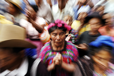 Las mujeres indígenas sufren discriminaciones de carácter económico, étnico, de clase y de género que se manifiestan en múltiples vulnerabilidades, según el informe de la CEPAL.
