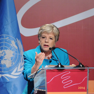 "Necesitamos alcanzar pactos sociales que permitan reorientar el desarrollo sobre la base de la igualdad y la sostenibilidad ambiental", señaló Alicia Bárcena, Secretaria Ejecutiva de la CEPAL.