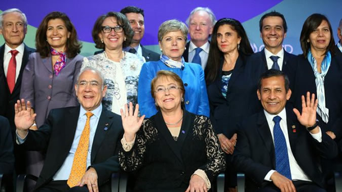 Alicia Bárcena en reunión OCDE