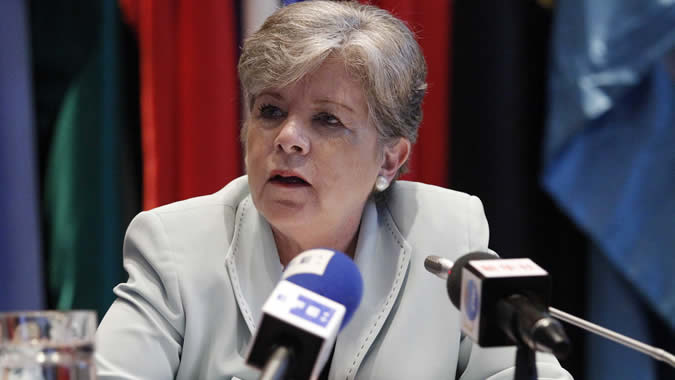 Alicia Bárcena, ECLAC Executive Secretary, during the presentation of the report