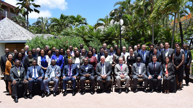Foto grupal de las autoridades participantes en la reunión de la CDR en Santa Lucia