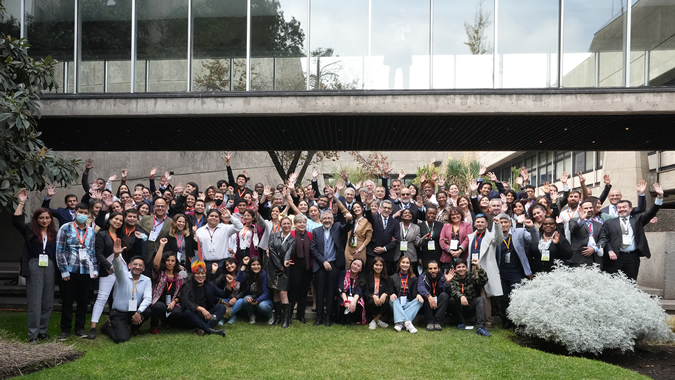 Foto grupal de los delegados asistentes a la COP 1 del Acuerdo de Escazú