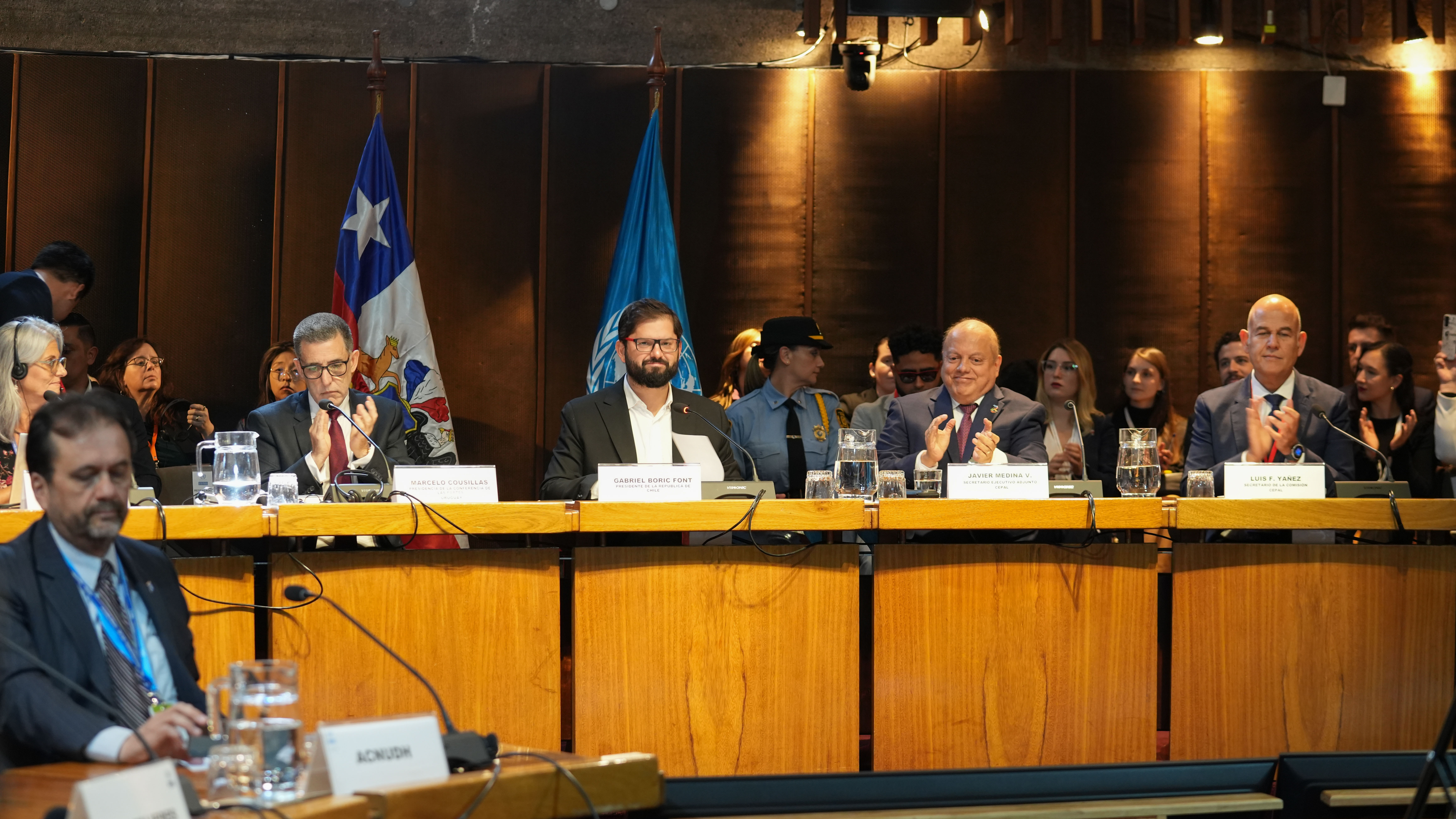 Foto de la testera principal de la reunión en la Sala Raúl Prebisch de la CEPAL