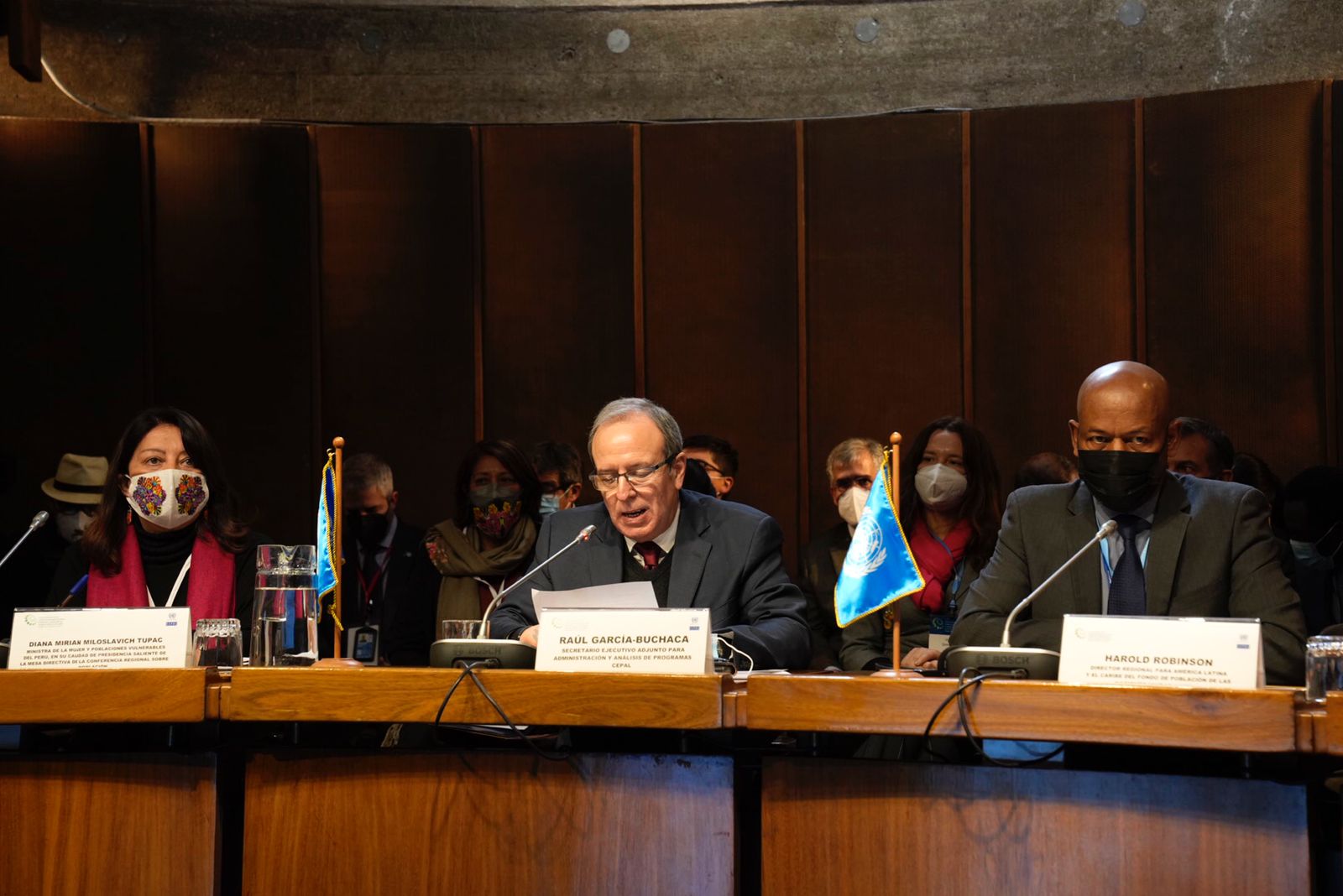 Fotografía del panel de inauguración.