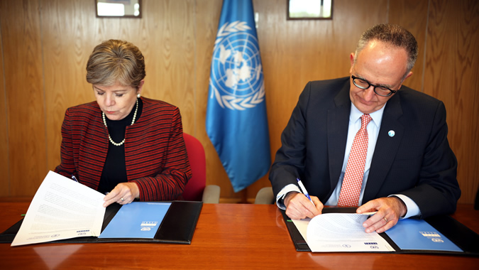 Alicia Bárcena, Secretaria Ejecutiva de la CEPAL; y Julio Berdegué, Representante Regional de la Organización de las Naciones Unidas para la Alimentación y la Agricultura (FAO).