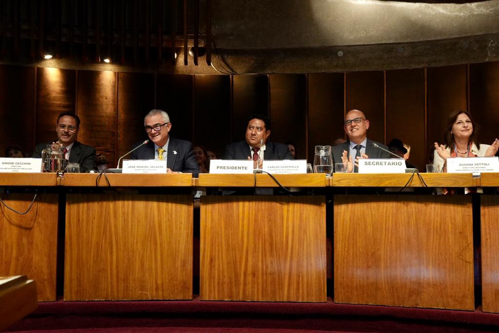 Fotografía del panel de clausura.