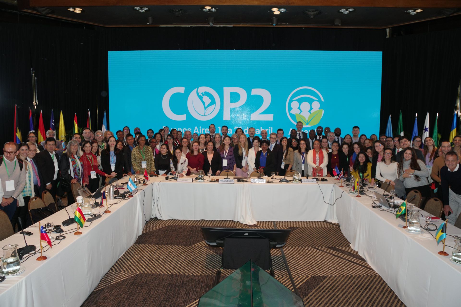 Foto grupal COP 2 Acuerdo de Escazú