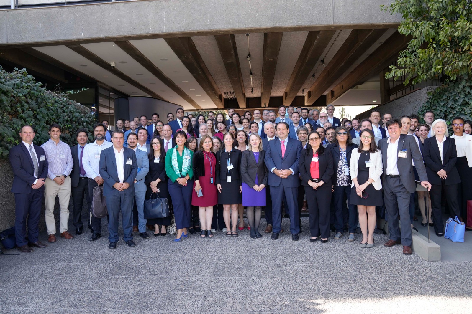 Foto grupal de los participantes en el taller sobre el informe WEO 2023 Latin America Energy Outlook, de la IEA