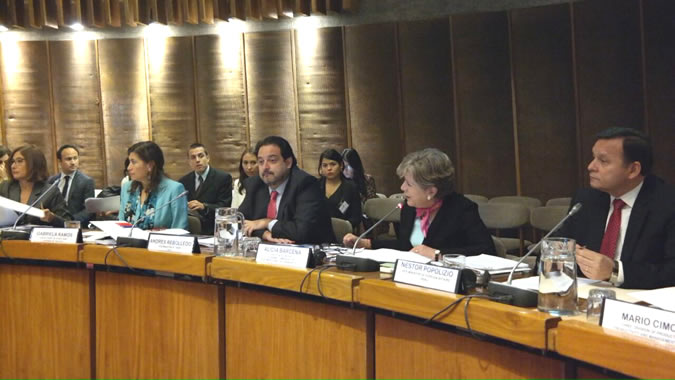 La la primera reunión de alto nivel del Programa Regional de la OCDE tuvo lugar en la sede de la CEPAL en Santiago de Chile