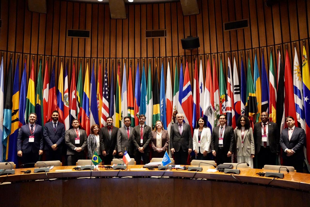 Foto grupal asistentes reunión PTLC