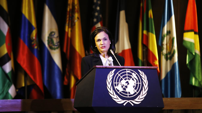 foto de Isabel de Saint Malo de Alvarado, Vicepresidenta y Ministra de Relaciones Exteriores de Panamá, durante su conferencia magistral en la sede de la CEPAL.