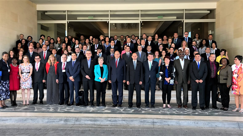 Foto grupal de los delegados asistentes a la Novena Reunión del Comité de Negociación del Acuerdo Regional sobre el Principio 10