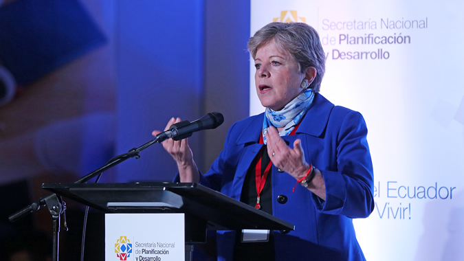 La Secretaria Ejecutiva de la CEPAL, Alicia Bárcena, durante la inauguración de la XIV Conferencia de Ministros y Jefes de Planificación de América Latina y el Caribe.