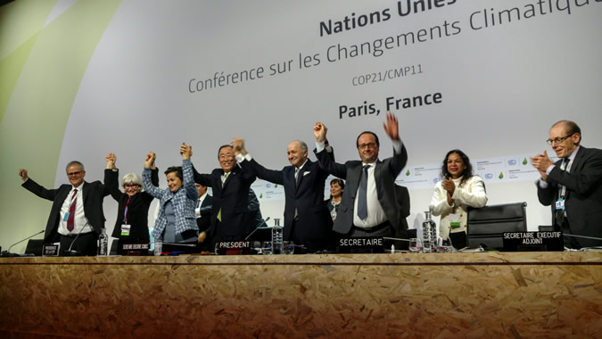 Imagen de la clausura de la COP21 en París.