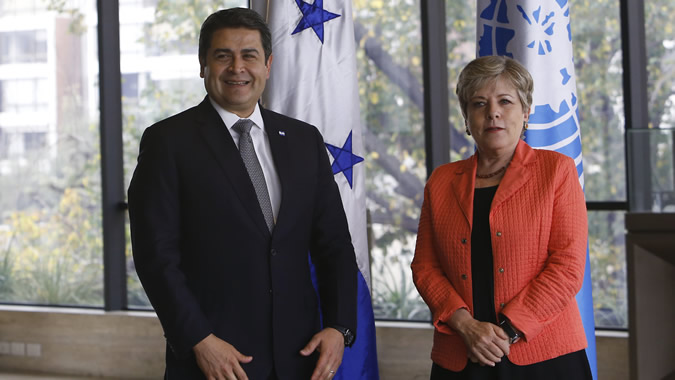 El Presidente de Honduras y la Secretaria Ejecutiva de la CEPAL
