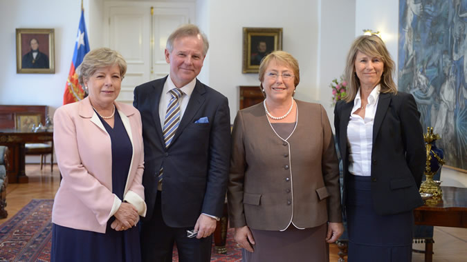 Foto de la visita del Rector de la Universidad de Oslo a la Presidenta Bachelet
