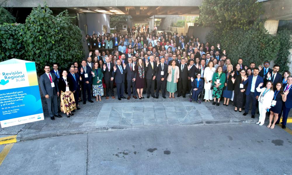 Foto oficial de la reunión.