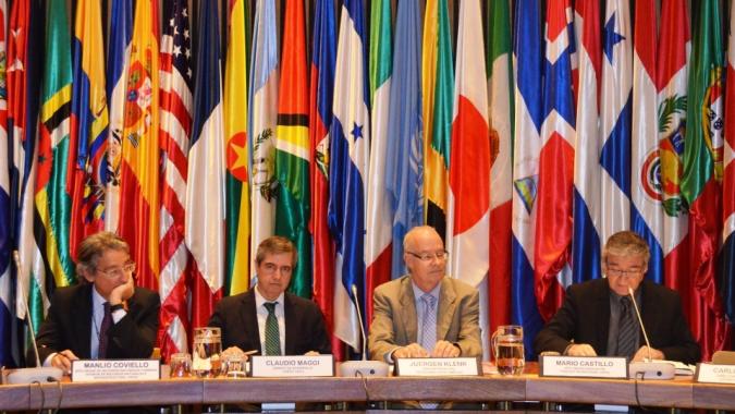 Manlio Coviello, chief of the Unit of natural resources and energy of ECLAC, Claudio Maggi, Director of competitive development of CORFO, Juergen Klenk, senior advisor of the ECLAC-BMZ/giz programme and Mario Castillo, chief of the Unit for innovation and new technologies of ECLAC