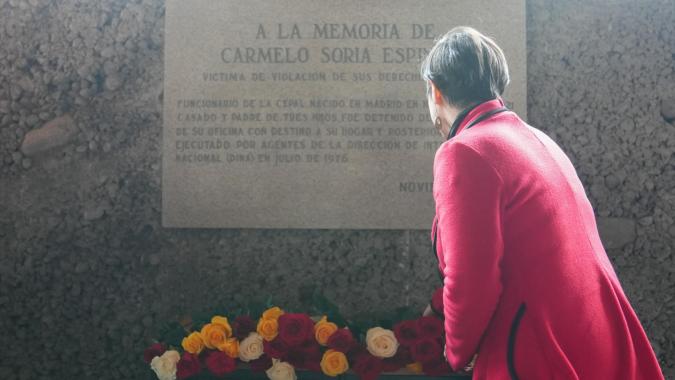Fotografía del memorial en homenaje a Carmelo Soria Espinoza.