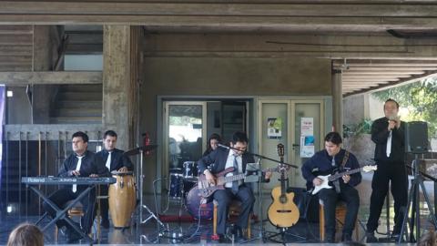 La Fundación Luz deleitó al personal de la CEPAL con el repertorio de su Orquesta Sonidos de Luz, que se presentó el viernes 7 de diciembre en los patios del edificio.