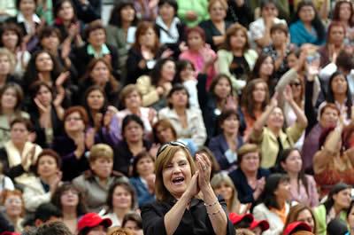 &quot;Las mujeres deben apropiarse de la agenda de desarrollo post-2015 en todas sus dimensiones&quot;, enfatizó la Secretaria Ejecutiva de la CEPAL, Alicia Bárcena.