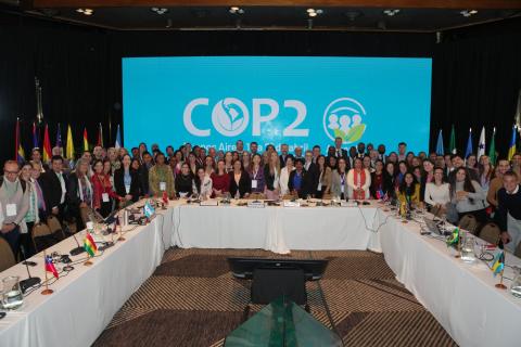 Foto grupal da COP 2 do Acordo de Escazú